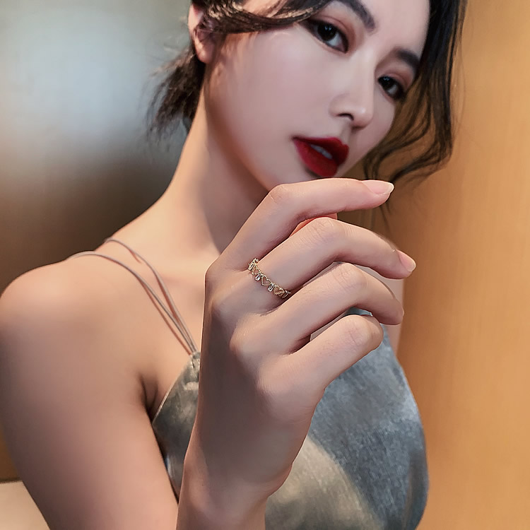 Mới Nhẫn Hình Trái Tim Đính Đá Pha Lê