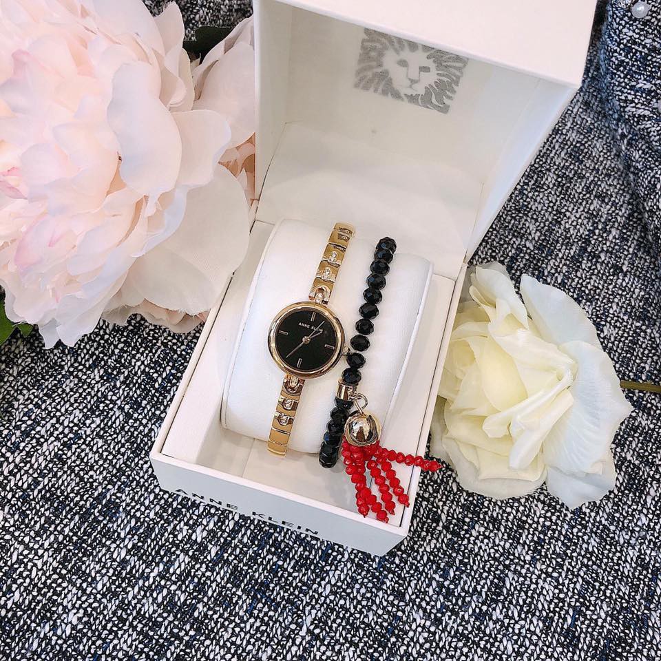 Set đồng hồ nữ Anne Klein cùng vòng tay đen cá tính