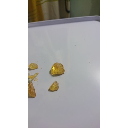 Nhựa thông dùng hàn chì, nấu keo.