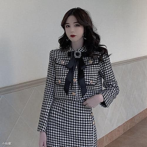 ÁO DẠ KẺ KÈM TAG NƠ SIÊU SANG