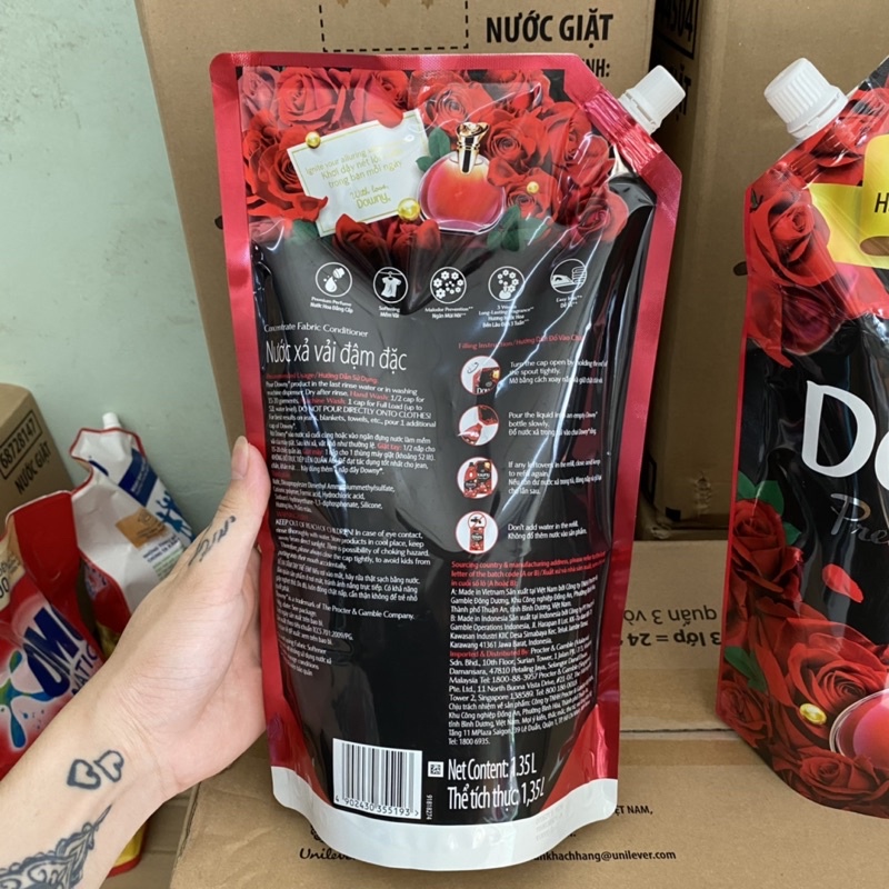 Nước Xả Downy Hương Nước Hoa 1,4L ( có 3 mầu khác nhau )
