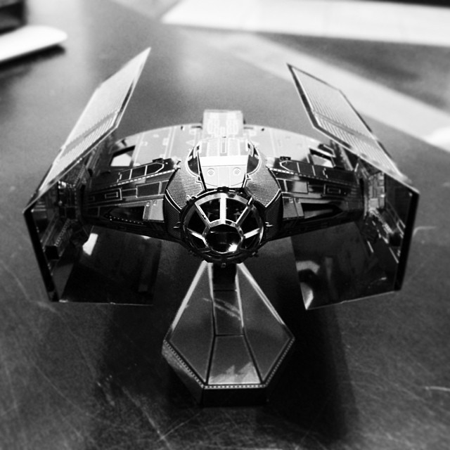 Mô Hình Lắp Ghép 3D Kim Loại Tự Ráp Phi Thuyền Darth Vader Tie Fighter Star Wars - Chưa Lắp