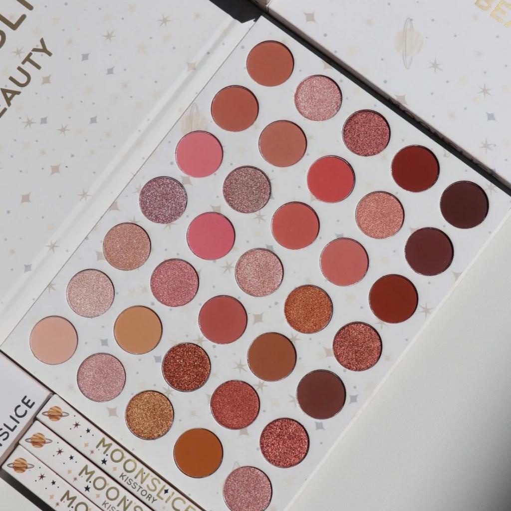 Bảng Mắt Moonslice Beauty Over The Moon 35 Ô TIện LợI Chuẩn Makeup Artist 200g