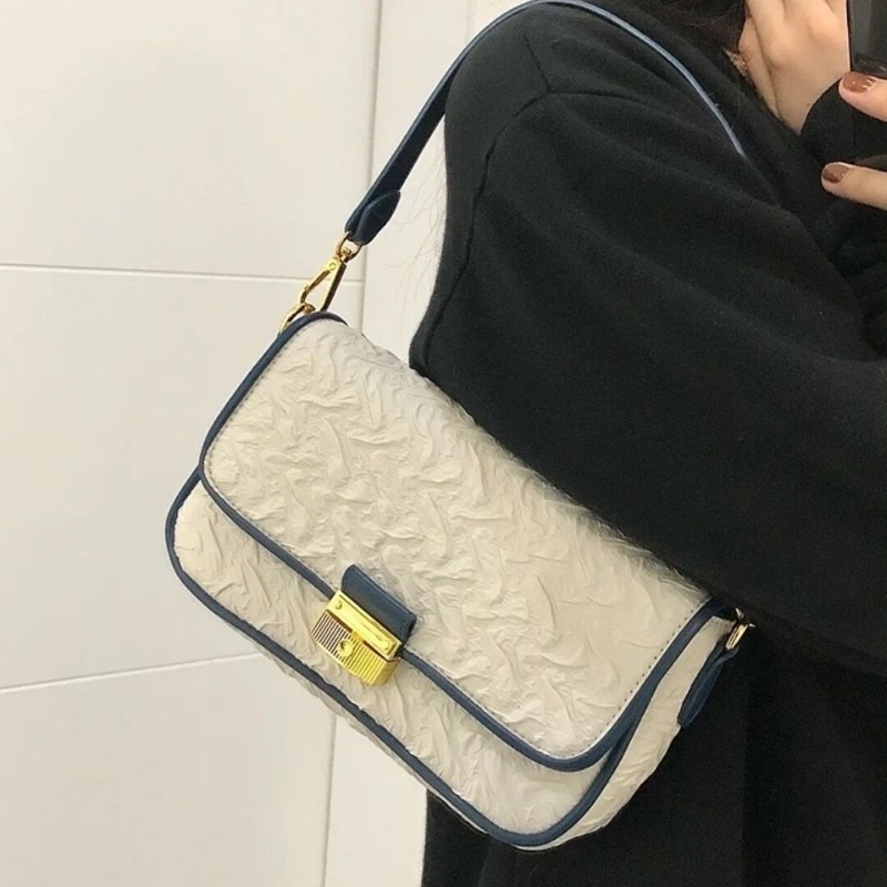 Túi xách trắng quai xanh nắp gập thời trang kiểu Hàn Quốc trẻ trung hiện đại sành điệu Ulzzangshop520