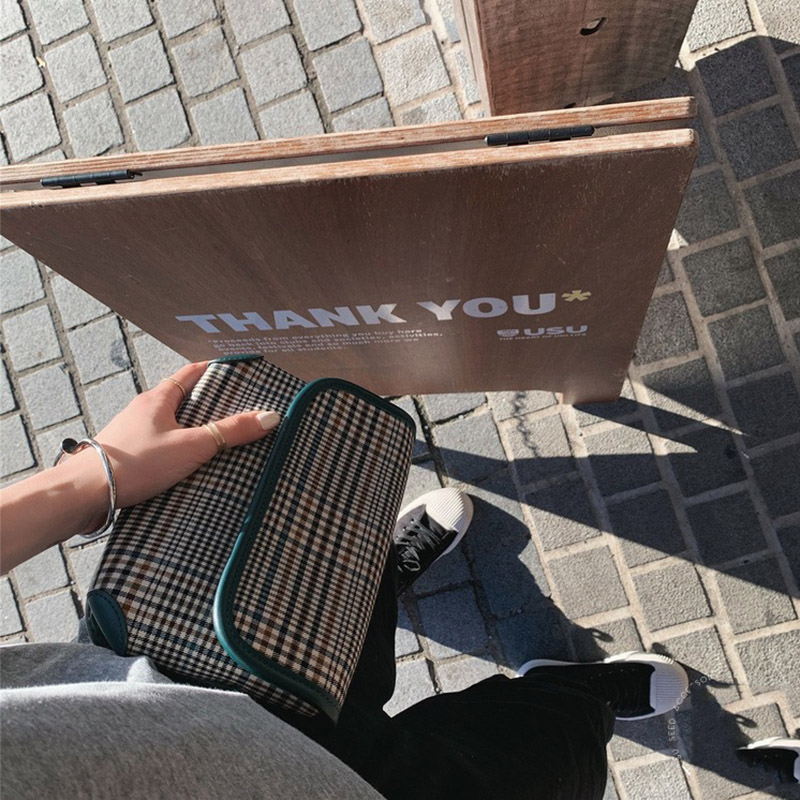 Túi Đeo Chéo Vai Kiểu Đơn Giản Thời Trang Sành Điệu Bắt Mắt