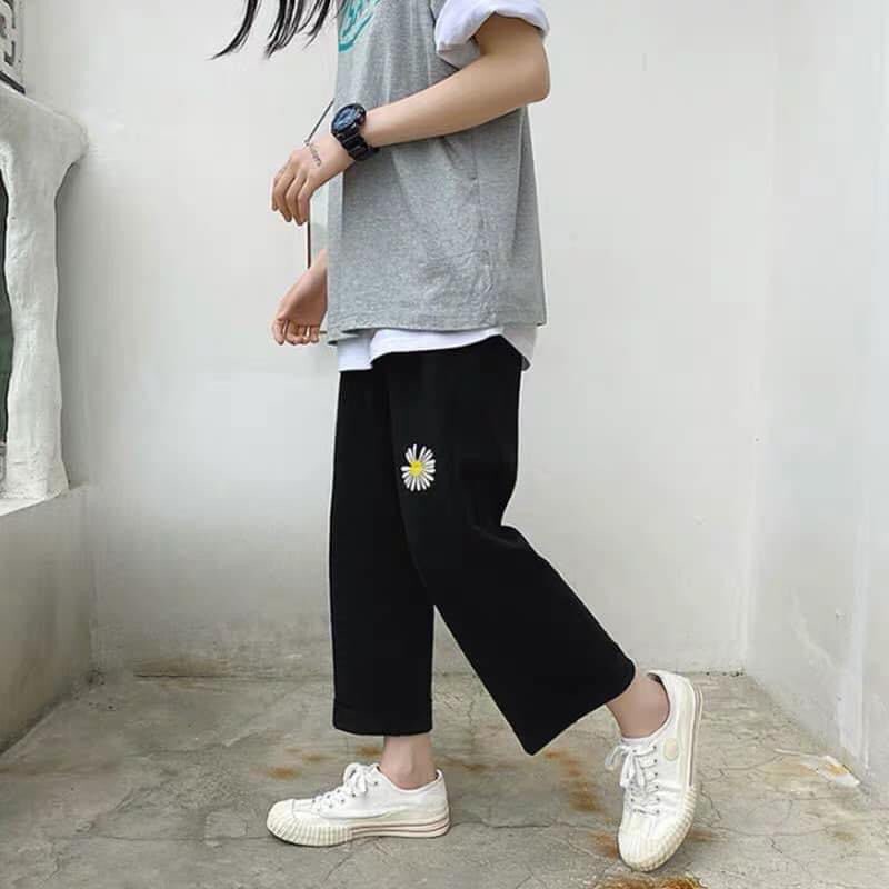 Quần Cul Thêu Hoa Cúc UNSIEX