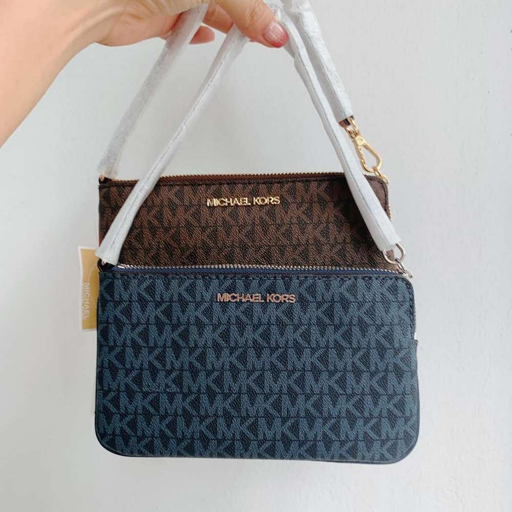 Ví Cầm Tay Michael Kors Jet Set Travel Large Logo
