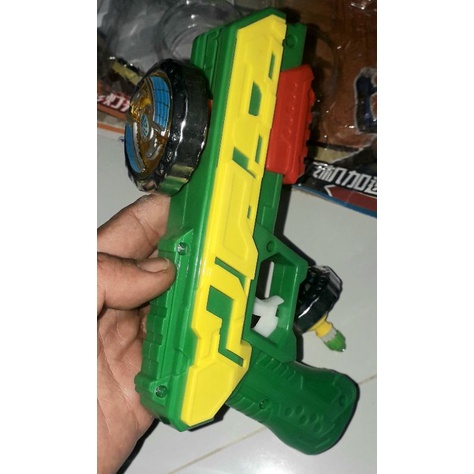 Một bộ trò chơi con quay bằng nhựa và kim loại rất đẹp có đèn