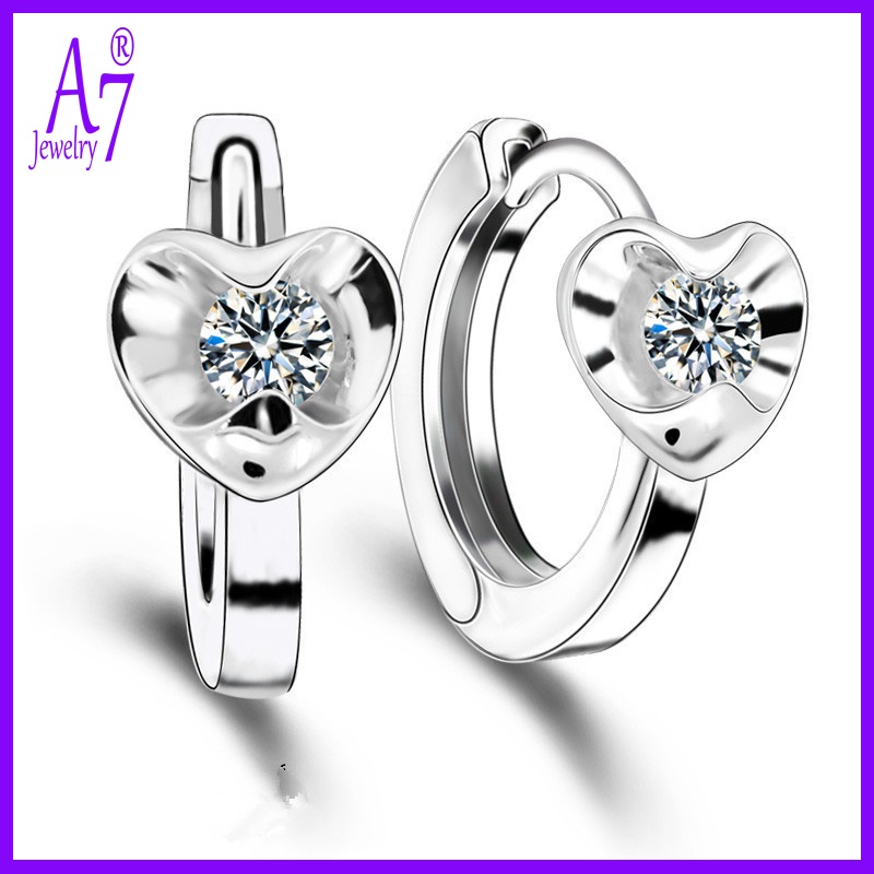 Đôi khuyên tai hình trái tim đính đá thời trang cho nữ
