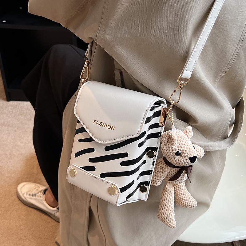 Túi Đeo Chéo Vuông Nhỏ Đựng Điện Thoại Họa Tiết Ngựa Vằn Cho Nữ