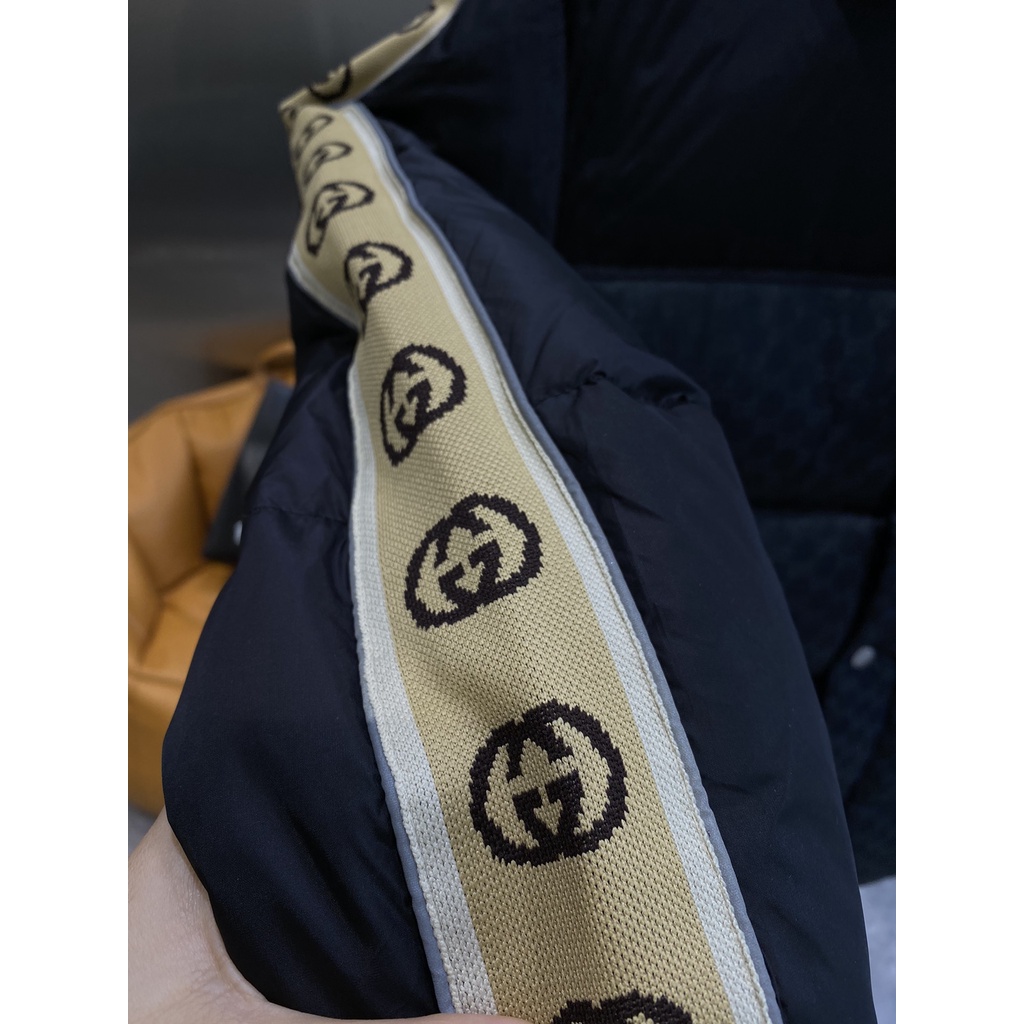 Áp phao béo nam thời trang GUCCI GG GC với họa tiết thương hiệu cổ điển