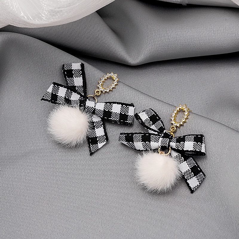 Bông tai mạ bạc S925 dáng dài đính bóng lông thời trang cho nữ