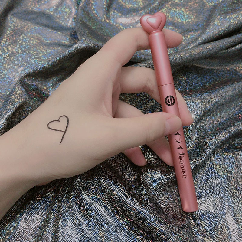 「Flower.Hee」Japanese brand CD peach heart liquid eyeliner, waterproof, sweat-proof, non-polluting eyeliner. 0.08MM brush head