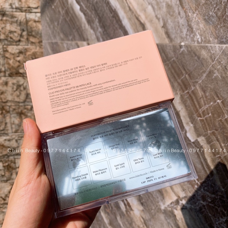 Có kèm cọ mắt - Bảng phấn mắt CLIO màu số 08 Into Lace Eye Palette tone cam nâu ấm