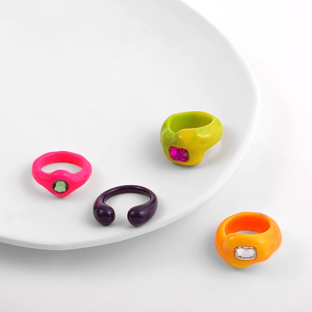 Bộ 4 Nhẫn Acrylic Họa Tiết Hình Học Màu Sắc Ngọt Ngào Thời Trang Hàn Quốc Cho Nữ