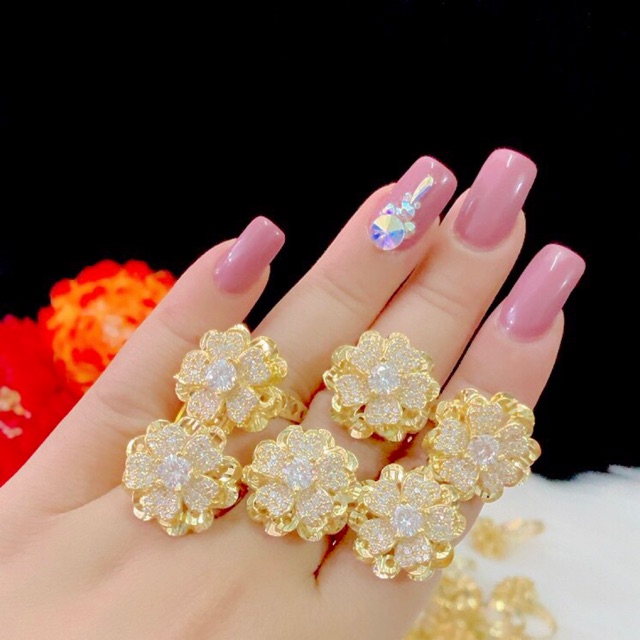 Nhẫn nữ kiểu hoa cao cấp mạ vàng 18