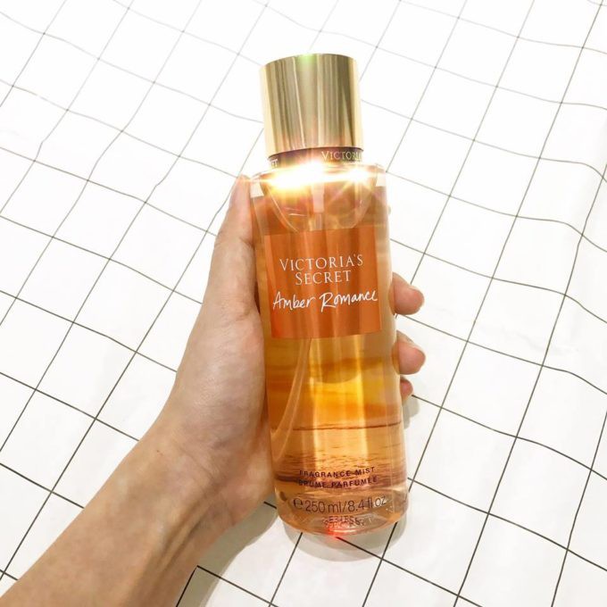 Nước hoa xịt thơm toàn thân Victoria's Secret Fragrance Mist Amber Romance 250ml NEW (Mỹ) | BigBuy360 - bigbuy360.vn