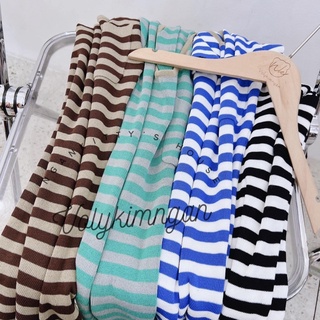83080. ĐẦM LEN KẺ CỔ U
