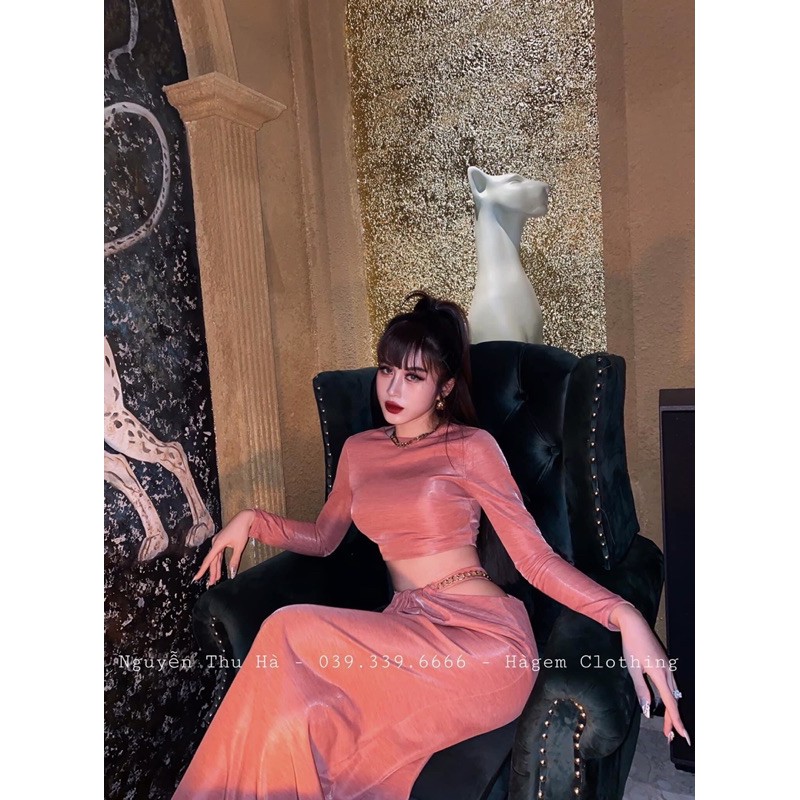 Sét áo croptop tay dài mix kèm chân váy dài cạp chéo khoét hông