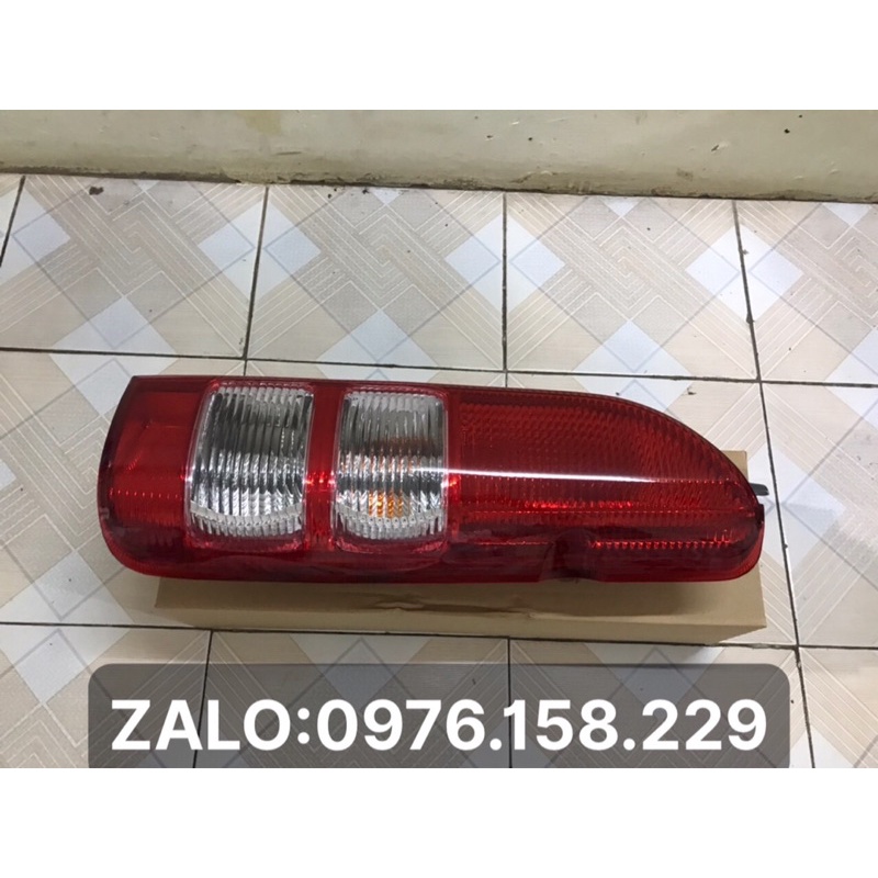 ĐÈN HẬU TOYOTA HIACE