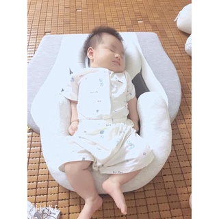 Gối chống trào ngược và đệm định hình ngủ đúng tư thế cho bé