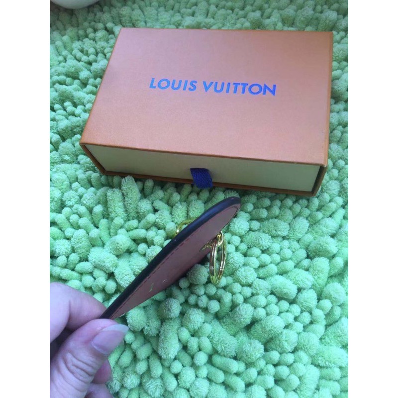 Móc khoá hình trái tim thương hiệu Louis Vuitton LV da thật cao cấp hàng 1-1 vip