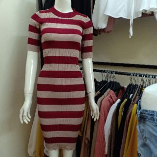 Váy kẻ body