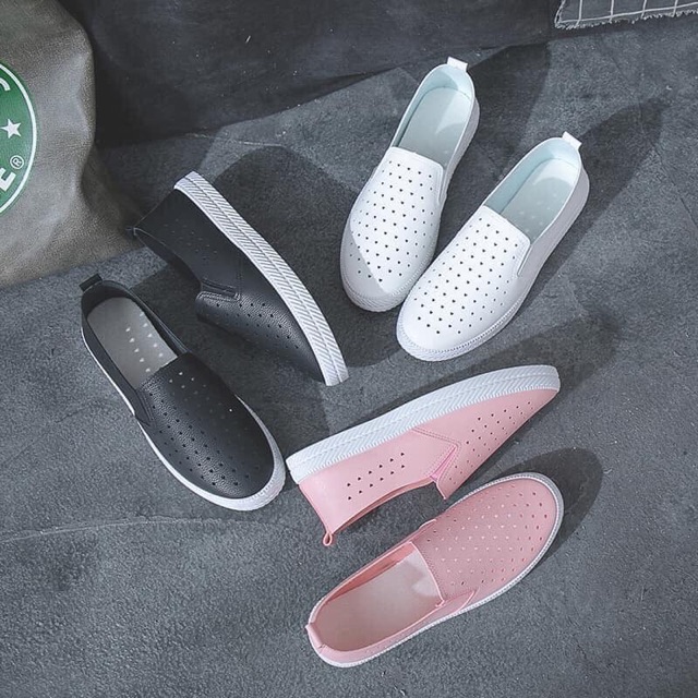 Giày slipon đục lỗ