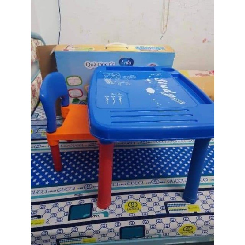 Bộ bàn ghế nhựa dày dặn | BigBuy360 - bigbuy360.vn
