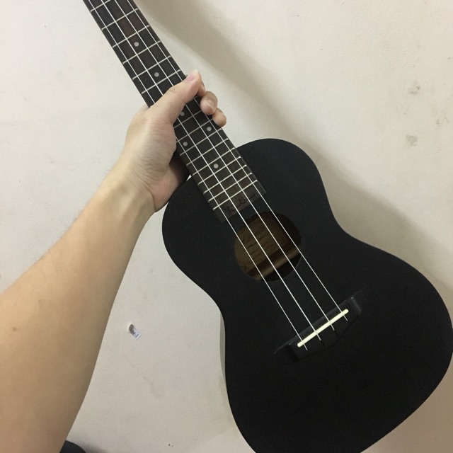 ĐÀN UKULELE CONCERT ARTEMIS MÀU ĐEN