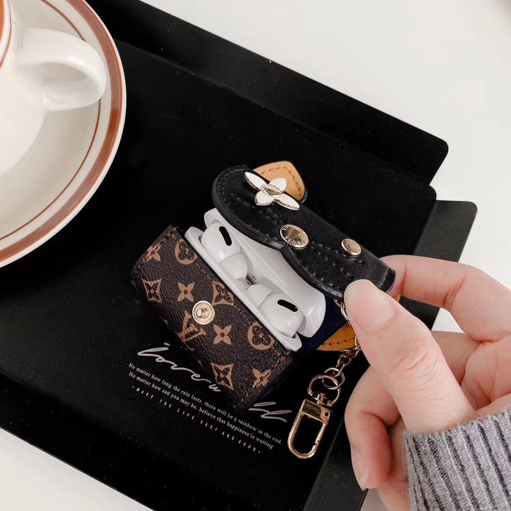 Vỏ Bảo Vệ Hộp Sạc Tai Nghe Airpods 1 / Pro Hình Mèo Và Chuột Màu Trắng Đen | BigBuy360 - bigbuy360.vn