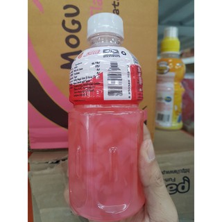 Nước uống có thạch dừa Mogu Mogu vị dâu 320ml