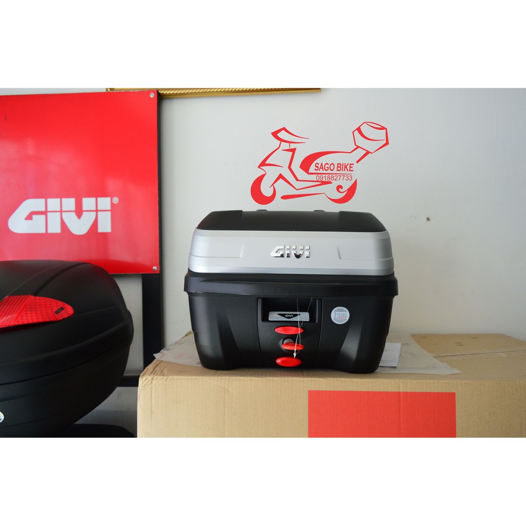 Combo lắp đặt cho Wave RSX gồm thùng B32N Bold và baga sau givi