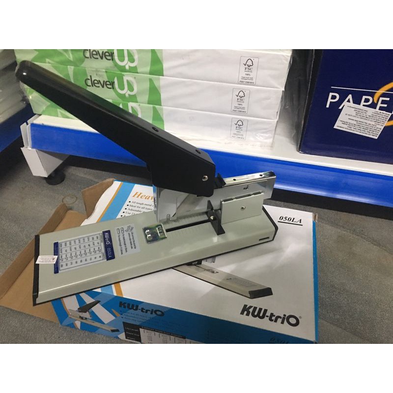 Dập ghim đại 240 tờ Kw TriO 50LA