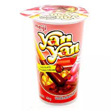 Bánh Que Yan Yan Meiji Chấm Kem Hỗn Hợp Dâu và Sôcôla Double Cream Flavor (Ly 44g)