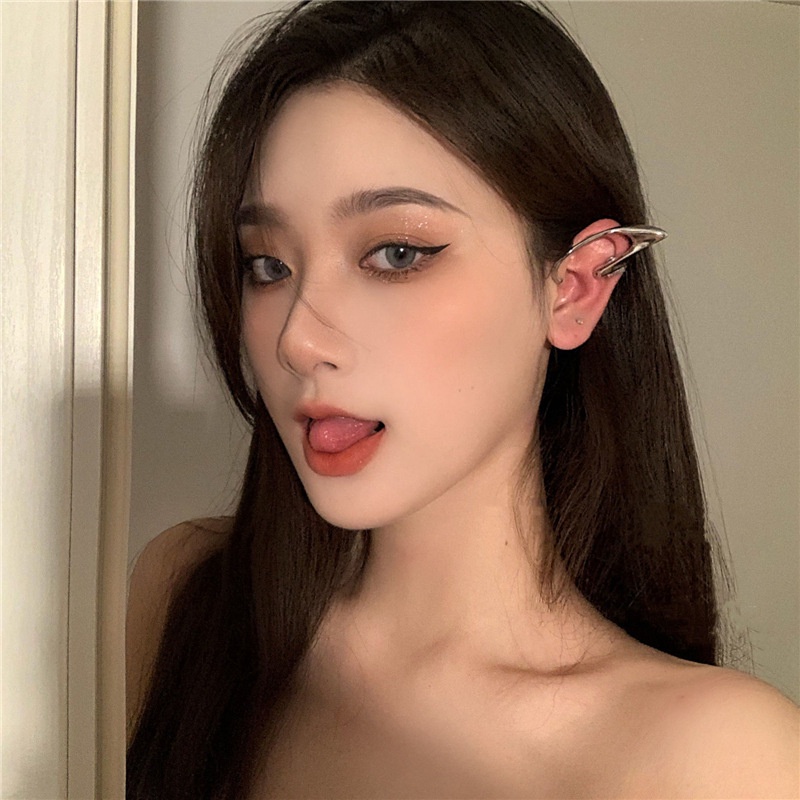 Hoa tai tua rua đính đá lấp lánh phong cách Âu Mỹ