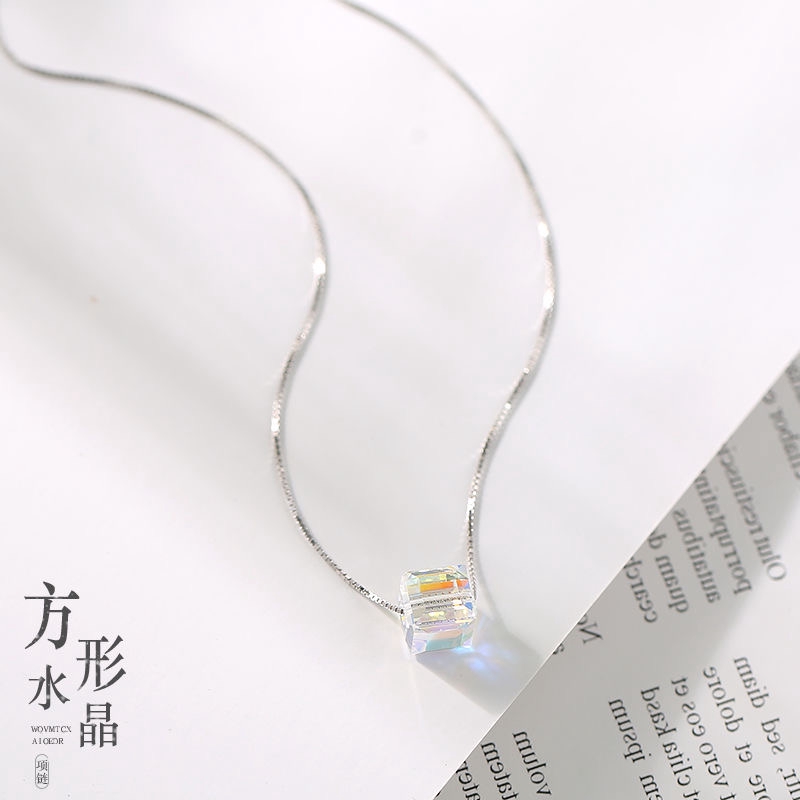Vòng cổ hình vuông bằng đá lấp lánh