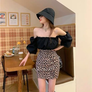 Chân váy hoạ tiết xẻ tà