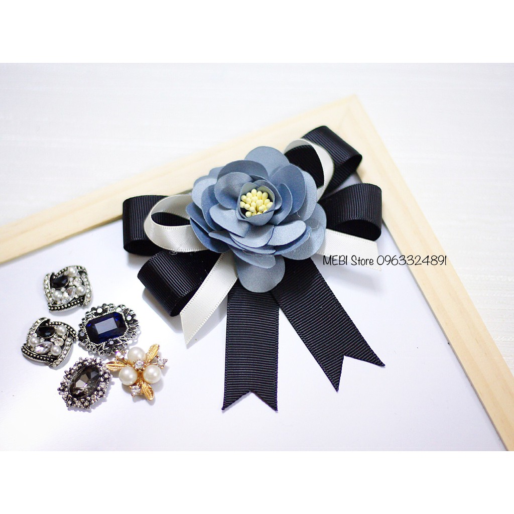 (Ảnh thật 100%) Hoa cài áo handmade, huy hiệu cài áo cao cấp (mẫu hoa hồng ruy băng đen)