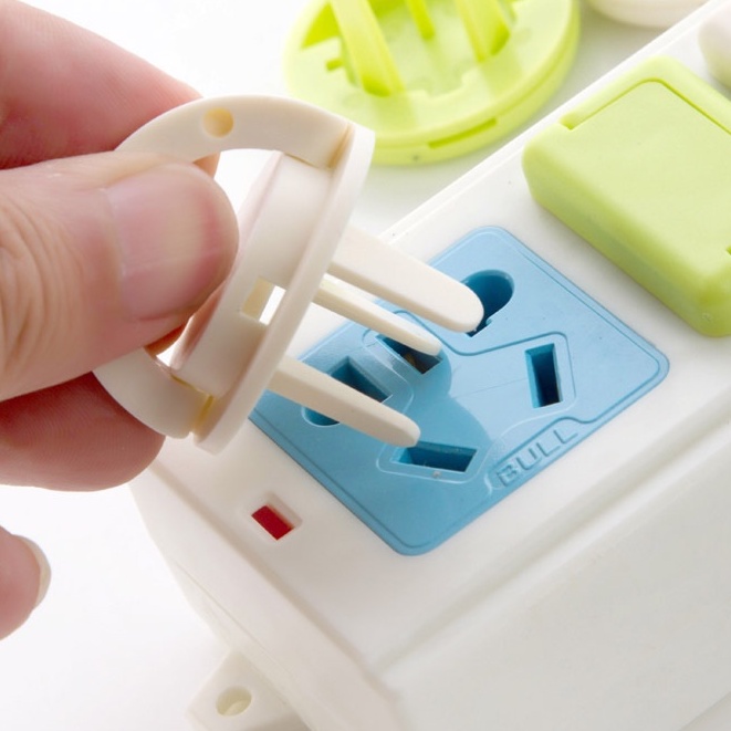 Nút Bịt Ổ Điện Nhựa Cứng Chống Giật Cháy Bảo Vệ Cho Bé 2 Chân Nhựa ABS Có Quai Xách Chịu Nhiệt Cao TEECI U151