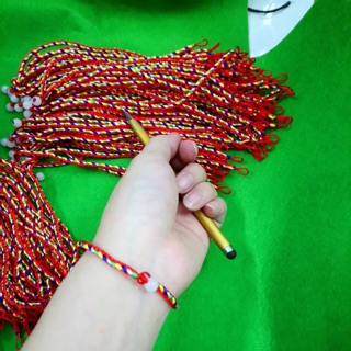 Vòng tay ngũ sắc