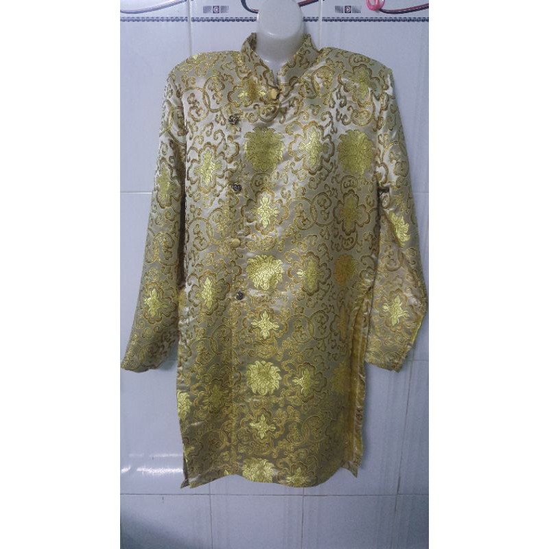 Thanh lý Áo Dài nam  vải gấm màu vang, .size M