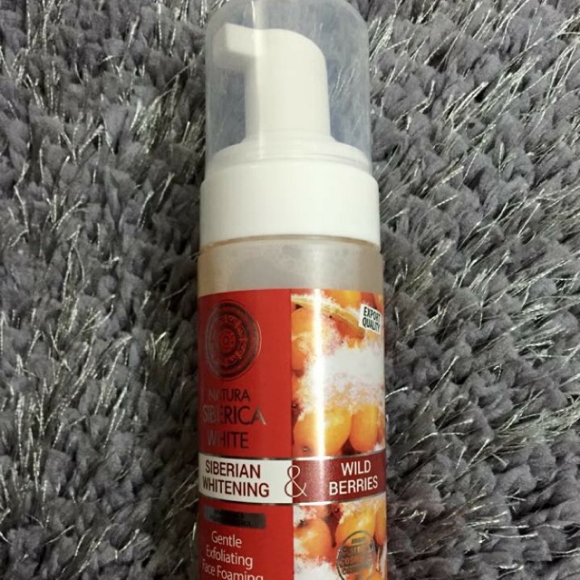 SỮA RỬA MẶT SIBERICA TRẮNG DA MÀU ĐỎ