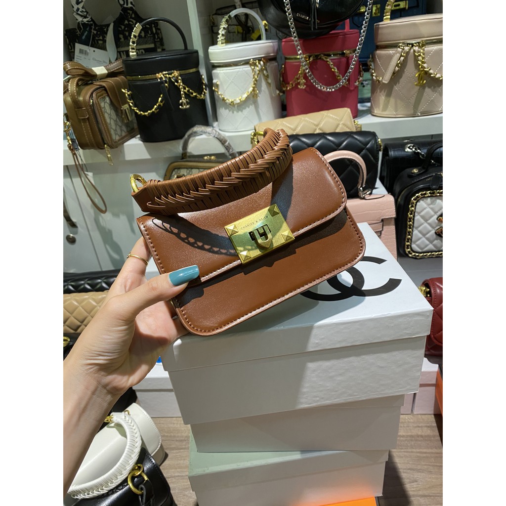 Túi xách💘𝐒𝐈𝐄̂𝐔 𝐒𝐀𝐋𝐄💘Túi 4 đinh có quai tết lạ mắt siêu hót