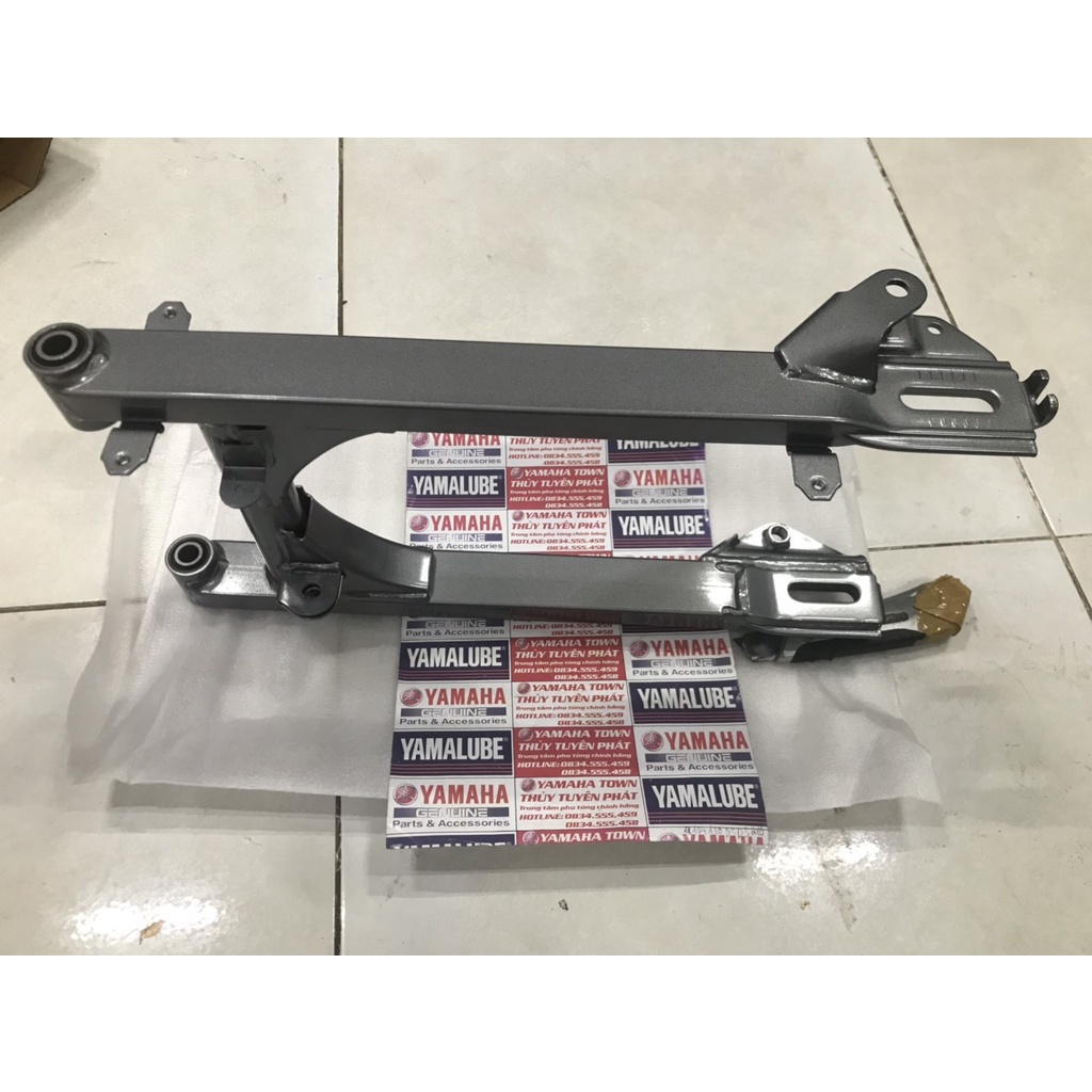 Gắp - cụm cảng sau SIRIUS bình xăng con zin chính hãng yamaha