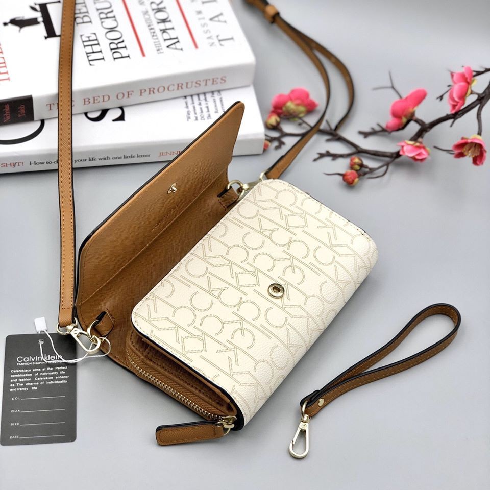 🔵 CLUTCH CALVIN KLEIN MINI 🔵