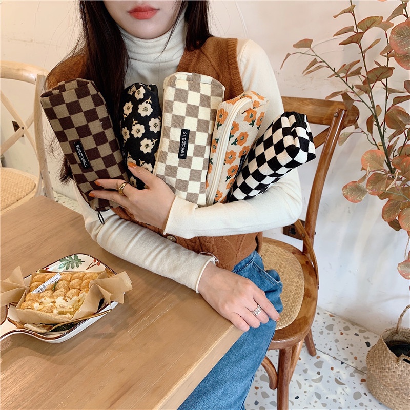 Túi Đựng Bút / Mỹ Phẩm Bằng Vải Nhung Kẻ Phong Cách retro Nhật Bản