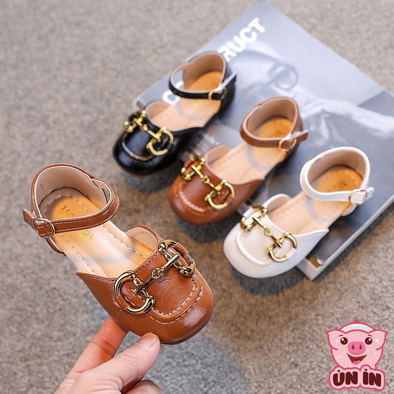 Dép quai hậu cho bé - Sandal mũi vuông phối móc xích đáng yêu chất da PU siêu mềm cho bé gái từ 3-8 tuổi mới nhất V601