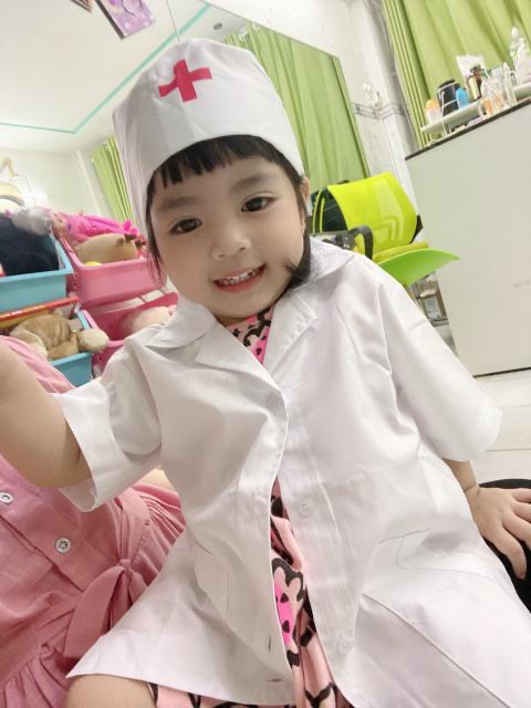 Áo Bác Sĩ Cho Bé Tập Làm Bác Sĩ  Màu trắng Và Màu Hồng
