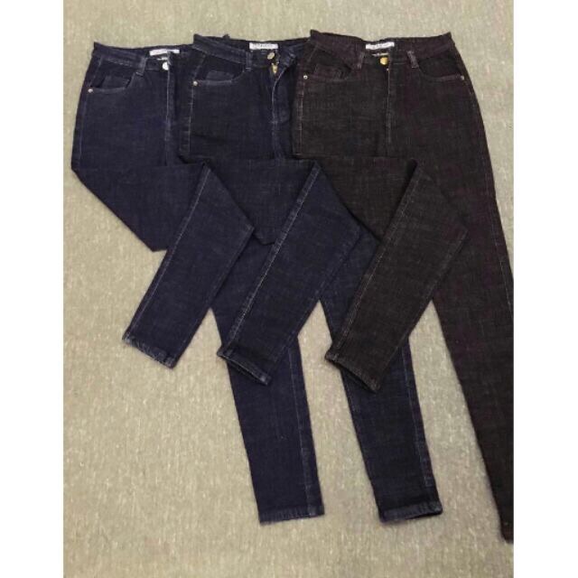 Quần jeans Kavo blue size 26-32 giá 130k, mua 3 chiếc x 120k.
